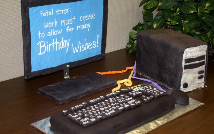 gateau-anniversaire-ordinateur.jpg